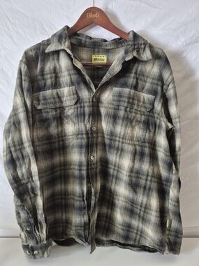Brazos Men’s Olive Plaid Long-Sleeve Button-Down Shirt